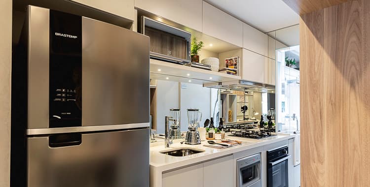 8 Dicas para organizar o armário da cozinha e mantê-lo limpo!