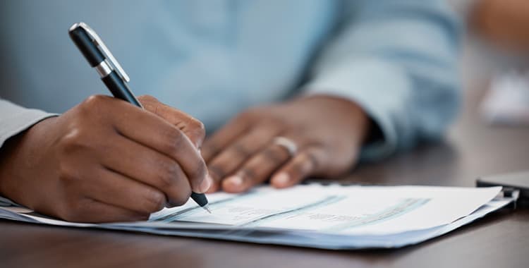 Contrato de financiamento: Saiba o que avaliar ao assinar