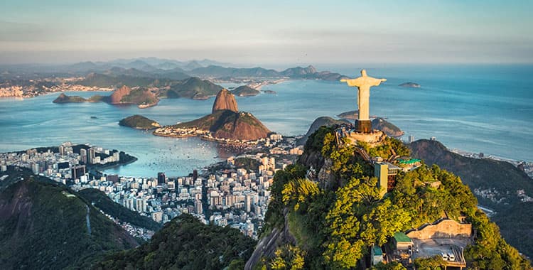 Quais os bairros do Rio de Janeiro que têm praia?