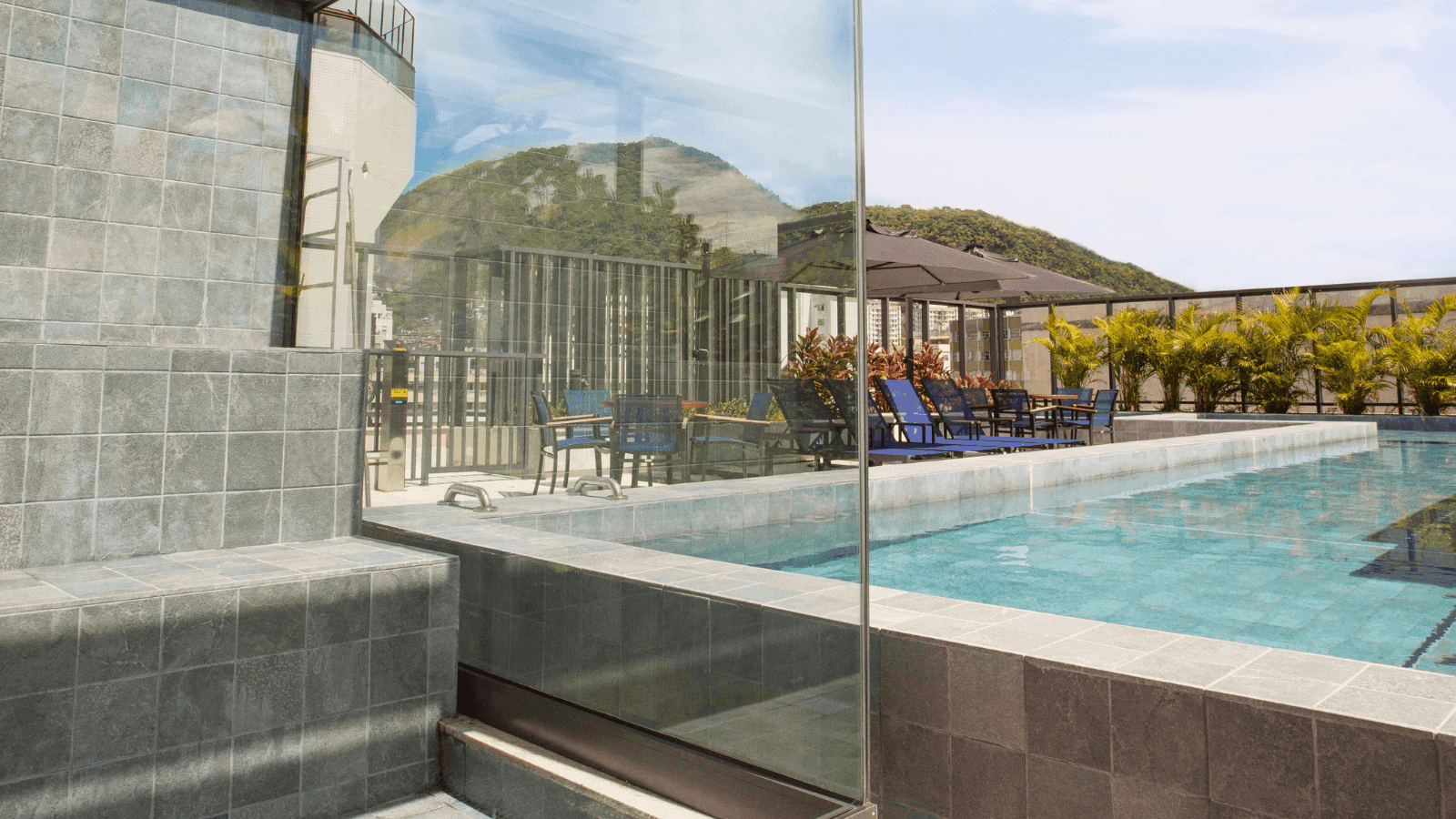 Foto real da Sauna com vista panorâmica