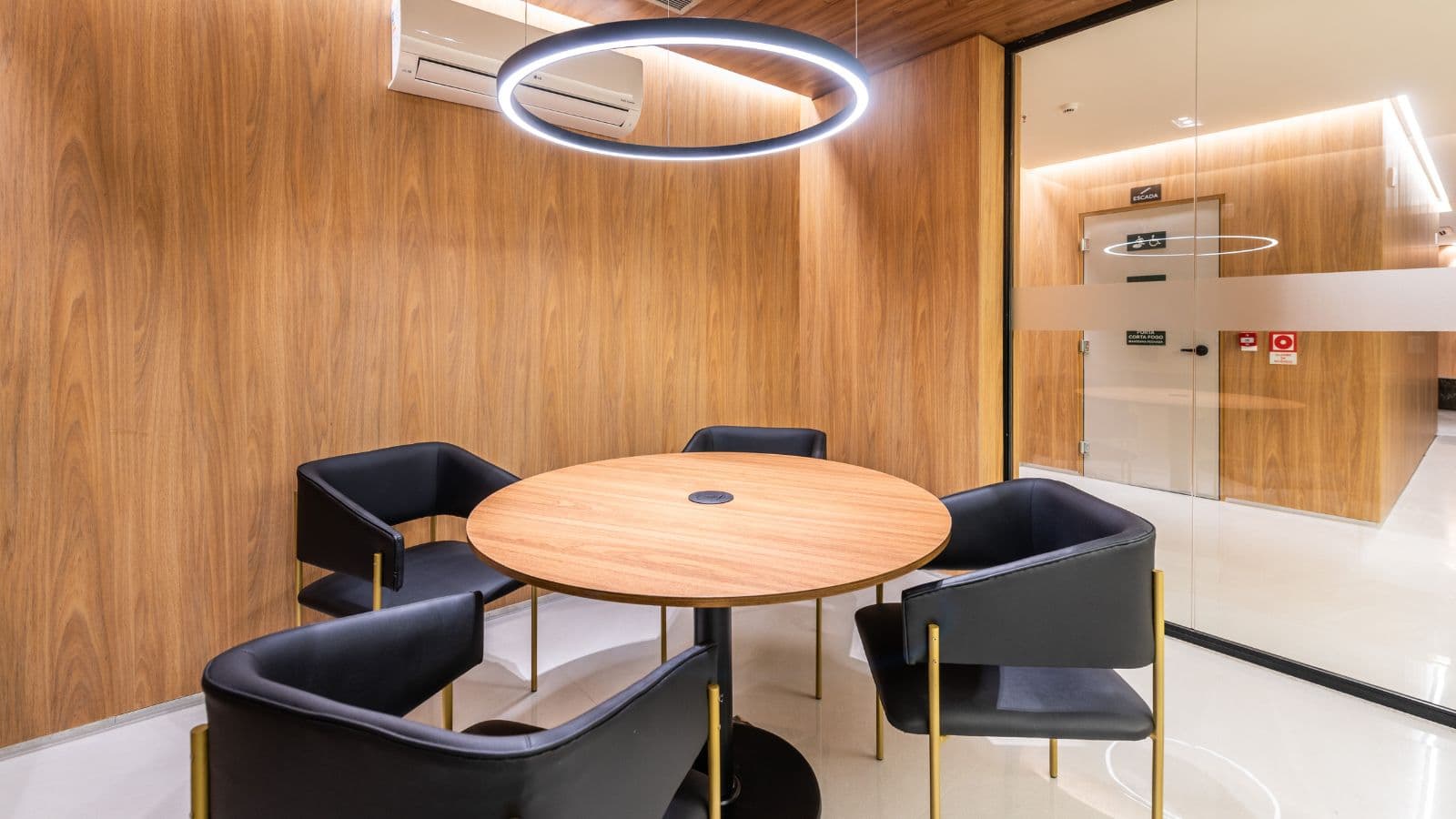 Foto real do home offices do Home Boutique by Tegra
